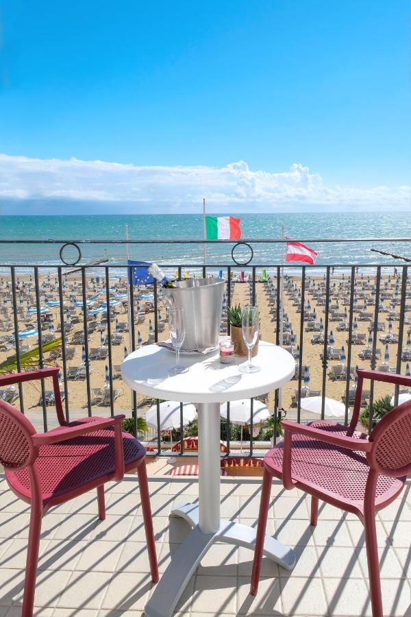 Hotel Manila Lido di Jesolo Exterior foto