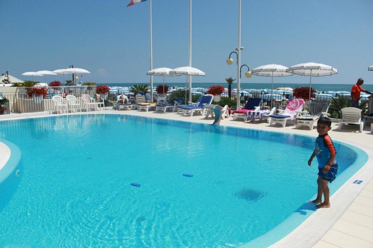 Hotel Manila Lido di Jesolo Exterior foto